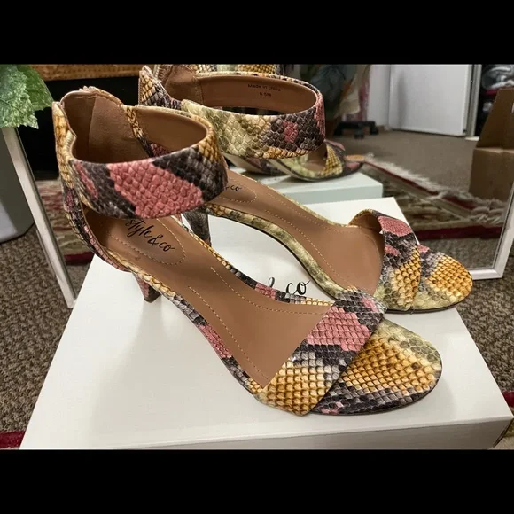 Style & Co. Sandals - Picture 4 of 4
